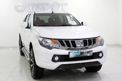 Mitsubishi L200 2.3 DI-D Strakar CD Intense 4WD