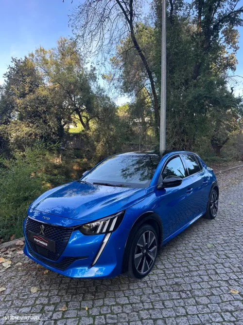 Peugeot e-208 GT