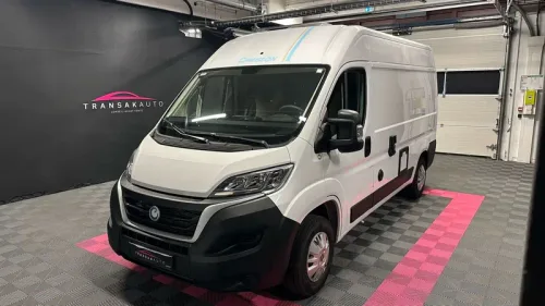 VAN AMÉNAGÉ - CHAUSSON - FIAT DUCATO - 2.2L 140 CV L1H1 ENTRETIEN A JOUR - Panneaux solaires - Aménagé - Lit 2 Places - Douche - Toilette - Gazinière - Frigo - GARANTIE Jusqu'à Décembre 2026
