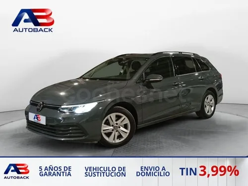 VOLKSWAGEN Golf Life 1.0 eTSI DSG Variant