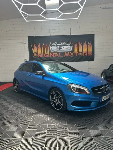 Mercedes classe A 180 D Pack AMG toit ouvrant boite auto