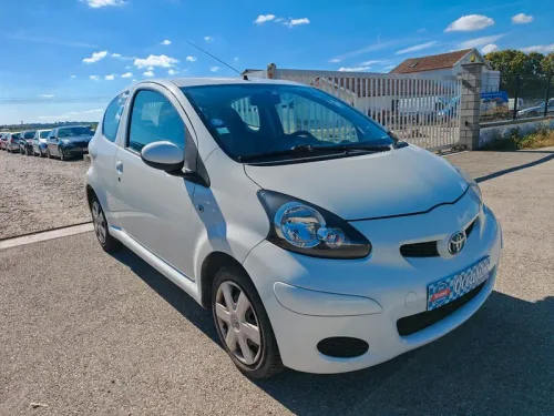 Toyota Aygo 1.0 VVTI 68 CV EDITON CONNECT 1ERE MAIN