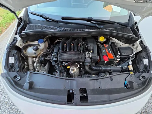 Peugeot 2008 1.2Vti 82cv 90.000km Style 06/2018