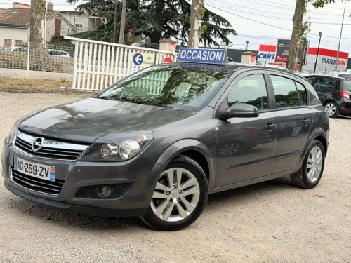Opel Astra 3 1.7 CDTI 110BHP ECOFLEX Enjoy 5p très bien entretenue CT.OK Garantie roule très très bien