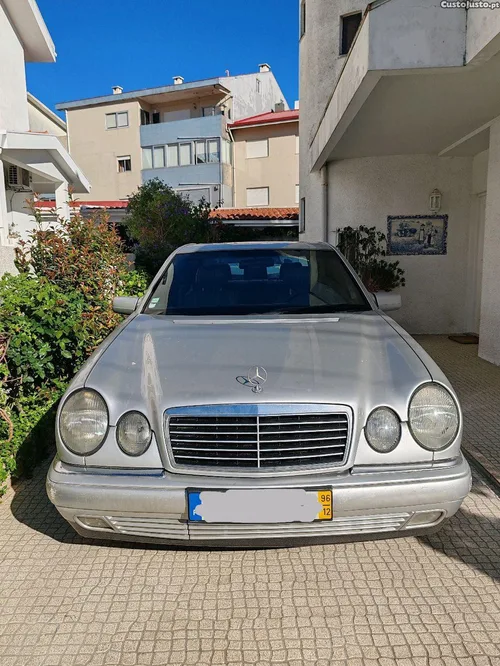Mercedes-Benz E 300 Diesel - 6 cilindros!