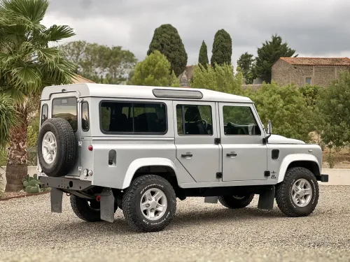 Land Rover Defender 110 station-wagon