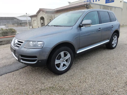 VOLKSWAGEN Touareg