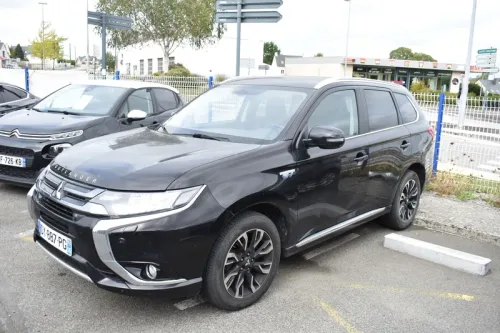 Mitsubishi OUTLANDER PHEV HYBRIDE RECHARGEABLE INSTYLE