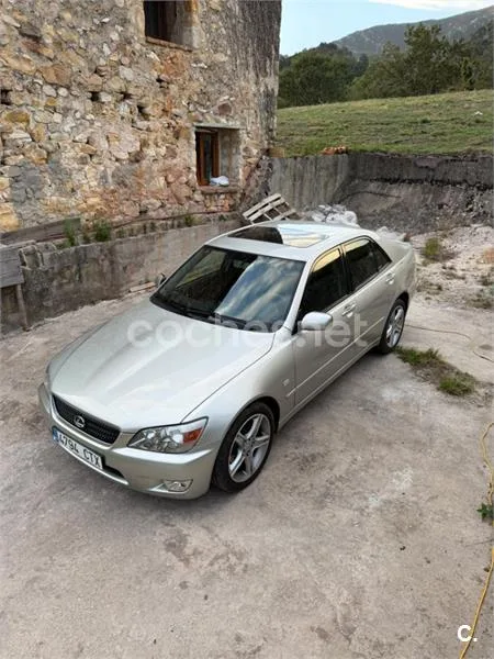 LEXUS IS200 2.0 Premium techo solar