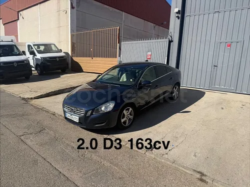 VOLVO S60 2.0 D3 Momentum