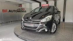 Peugeot 208 1.2 PureTech Signature