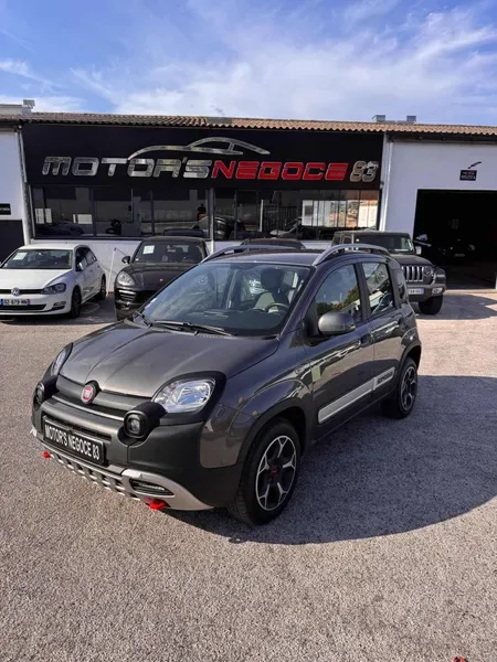 Fiat panda cross st barth 1.0 70 hybrid entretien complet