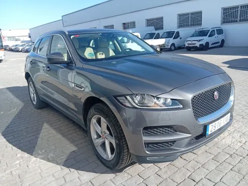 Jaguar F-Pace 2.0i4D Prestige Aut. AWD 240