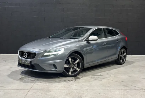 Volvo V40 a definir