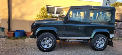 Land Rover Defender 90