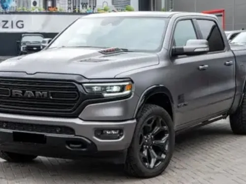 Dodge Ram 1500 Limited Night 5.7 V8 HEMI