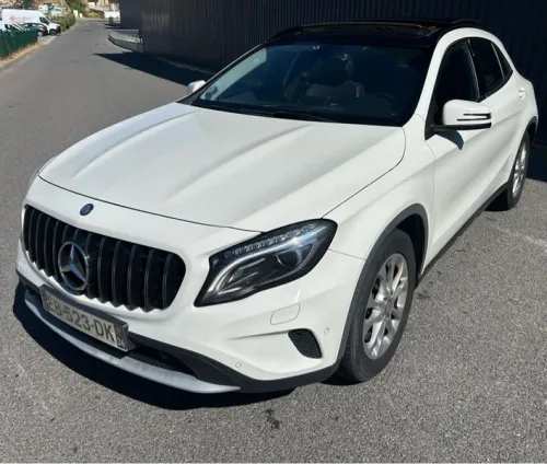 Mercedes GLA 200 essence boîte automatique 11/2014 232000km
