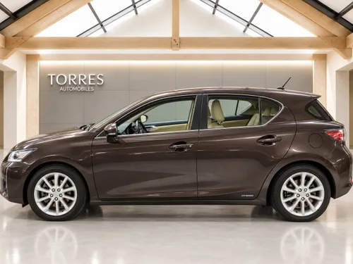 Lexus CT 200 H cuir toit ouvrant