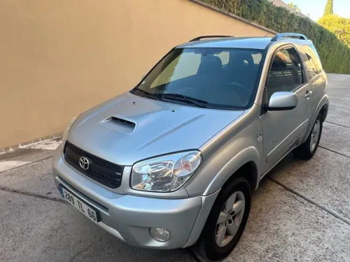 Toyota rav4 2.0 d4d 115 3 portes 1ere main