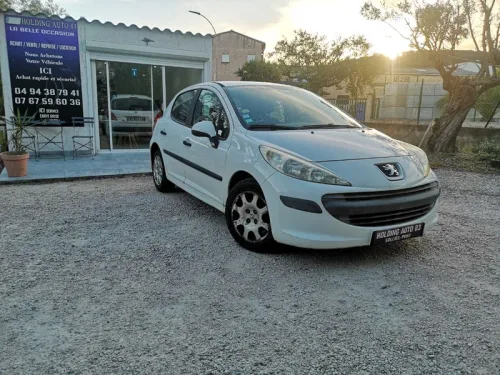 Peugeot 207 1.4 hdi 70ch pack clim 5 PORTES