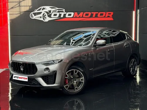 MASERATI Levante 3.0 V6 twin turbo 350 CV