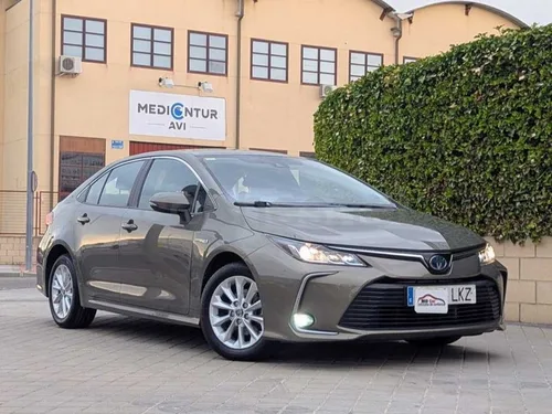 TOYOTA Corolla 1.8 125H ACTIVE TECH ECVT SEDAN