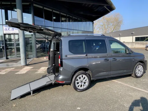 Ford Tourneo Connect L1 Titanium 1.5 EcoBoost 115 ch DSG7 - Handicap - TPMR 👨‍🦽